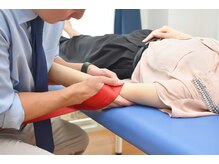 治療院 春の風/肩の施術