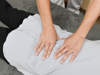 カイロプラクティック金子施術院/腰　指圧