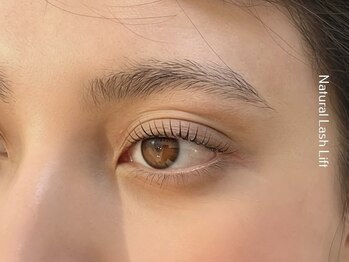 ルー ハナレ 神戸岡本 摂津本山店(Luu HANARE)の写真/骨格や表情、お顔全体のバランスを見ながら、一人ひとりに合わせた眉毛・まつげデザインをご提案♪