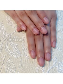 リッシュ ドゥ(RICHE deux)/伸びてもバレない!自爪風ネイル