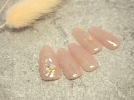 ゴールド箔入りシェルネイル
