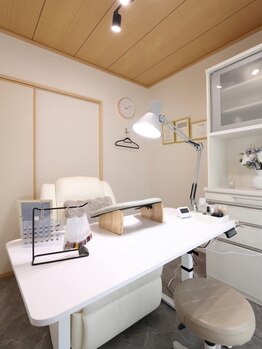 Nail salon Reveの写真/付け放題&長さ出し対応◎理想のデザインで可愛いと注目される指先へ!プライベート空間でお寛ぎください♪