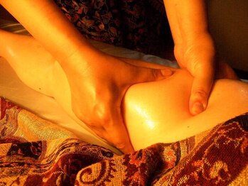 リリームーン(Lily moon)/ソルトマッサージでむくみ改善♪