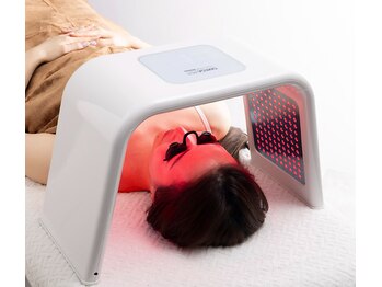 かえで鍼灸整体院/LED美容器でお肌のトラブル改善