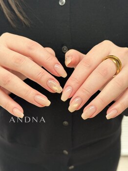 指先綺麗なシアーホワイト