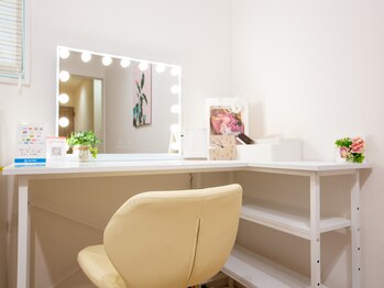 クローバー(clover)/シンプルな室内。