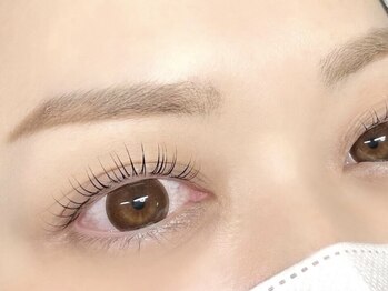 アミティエ(Amitie)の写真/理想の“可愛い”ぱっちり目元を叶えるなら当店へ♪パリジェンヌ×フラットラッシュで透明感＆束感UP！