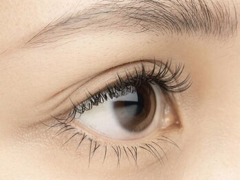 ブルーム(bloom)の写真/【話題沸騰中★】”&healthy”はパリエクを超えたエクステとラッシュリフトの最新技術！華やかなお目元へ♪