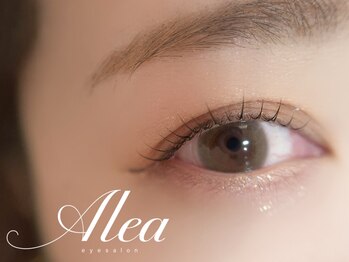 アレア(Alea)の写真/《モチの良さが自慢のまつ毛パーマ》丁寧なカウンセリングでなりたいイメージに合わせてご提案します!