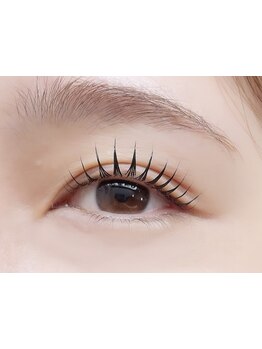 ナチュラル上品な目元にしたい