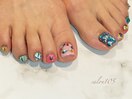 カラフルなフットネイル