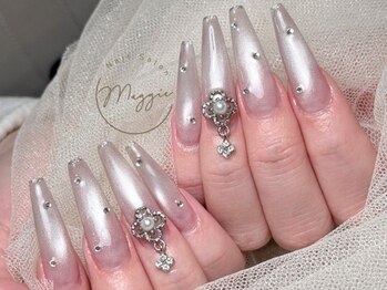 マギー(Maggie)の写真/《オフ無料♪》「可愛い」を低コストでお得に叶える！ワンカラーのバリエーションが自慢の高コスパネイル◎