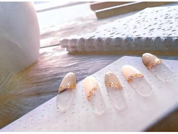 エトルベル アンド ビューティー(Etre Belle & Beauty)の写真/【シンプルでもトレンドをおさえた大人可愛い指先に★】上品で可愛らしい指先に、周りからの好感度UP！