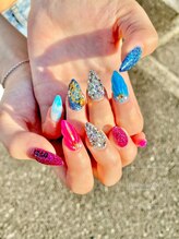 ネイルサロン ソル(Sol)/ピンクとブルーで夏派手ネイル