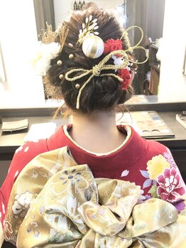 アー ベレ(A BELLE)の写真/《着物着付け受付中!!》大事なイベントや特別な日のへアメイク/着付けは《A BELLE》にお任せください