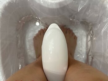 beautysalon Rosaの写真/【ゴッドクリーナー新規3000円】通いやすい価格帯の足湯フットケアで本格デトックス!むくみ改善にも◎