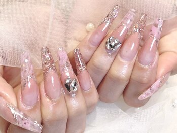エスフィーネイルサロン リシェル(Esfy nailsalon Richer)の写真/スカルプ好きが集まるサロン★【10本フリーARTプラチナコース3h ¥16800】パーツの種類も豊富◎ギラギラもOK
