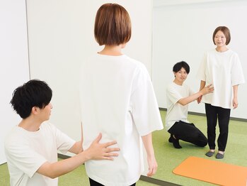 カエデ(Kaede)の写真/妊娠中の姿勢変化や、抱っこ・授乳による首肩こりに。強く揉まず、身体に配慮した施術を行います