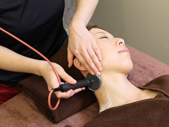 エスぺランサ 高知店の写真/最上位機器インディバで温めてほぐす！盛り肩/術後ケアにも◎首肩コリをケアしながら美し曲線美を♪