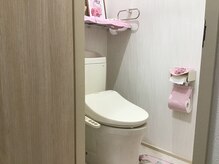 アンヘル(Angel)/ピンクの小物が可愛いトイレ