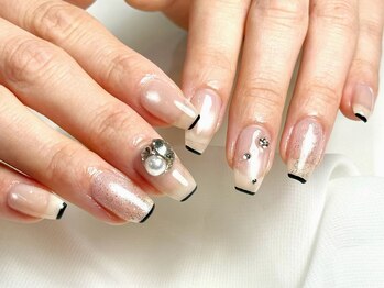 パダアット ヴァラネイル 天神南店(PADA at VALLANAIL)/細フレンチ/韓国風/パ-ルビジュ-