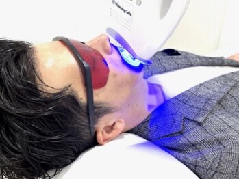 ホワイトニングカフェ 葛西店(WhiteningCafe)の写真/メンズにも人気のセルフホワイトニング◎【男性限定/歯の黄ばみ撃退】16分×2回セルフホワイトニング¥7960