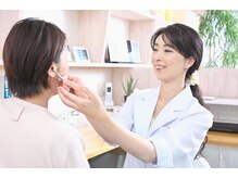 食欲やストレスなどに効果的なツボを刺激します！