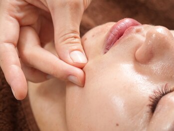 ハク(HAKU)/肌の免疫力を高めるマッサージ