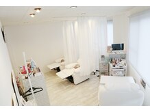 ダリア 大宮店(DAHLIA)/白くふんわりとした店内