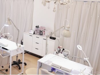 エムサロン(M-salon)の写真/【カラーは混ぜ色可能◎あなたの理想のカラーを楽しめる！】周りを気にせずお悩みやご要望を相談できます♪