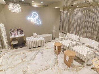 ベベ 表参道(bebe)/bebeネオン♪