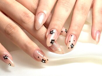 パダアット ヴァラネイル 天神南店(PADA at VALLANAIL)/お花×ドット★ガーリーネイル