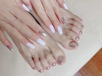 ハナアイサロン 新大久保2号店(hanaai salon)の写真/【ワンカラー￥3980～】モチも良くシンプルでも気分の上がる指先へ♪《全メニューハンドマスク付き》