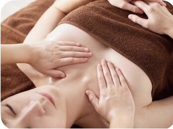 クレア(CREA)の写真/輝く夏へ！自信あふれるバストラインを育む、大人のためのケア体験☆彡