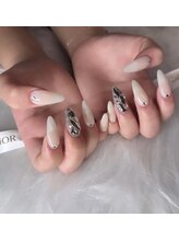 ビープラス(vi+)/白グラデ×埋め尽くし