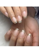 モモ(Momo)/ニュアンスミラーフレンチネイル
