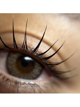 コマツアイラッシュ(komatsu eyelash)/パリジェンヌ　まつ毛パーマ