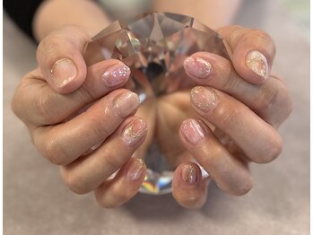 ラーゴム(Lagom)の写真/指先から気分が上がる♪大人可愛いネイル