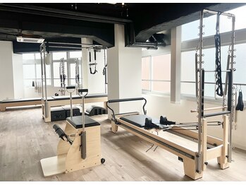 イグネス/《高品質のピラティスマシン》