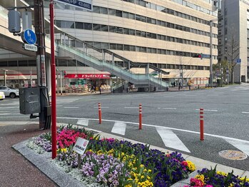 ビューステージ アイブロウサロン 博多/博多駅前３交差点を渡りすぐ！