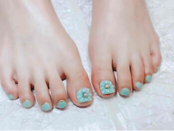 フォーネイルズ(For Nails)の写真/フットネイル【似合わせワンカラー¥5300(ケア込)】で夏本番★足先を華やかに♪同時施術可能◎メンズもOK!