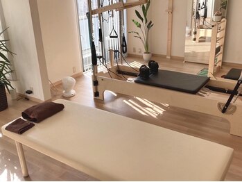 しゅしゅあ 福岡天神/優しい色合いの内観です*