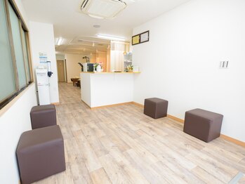 東林間整骨院/待合スペース
