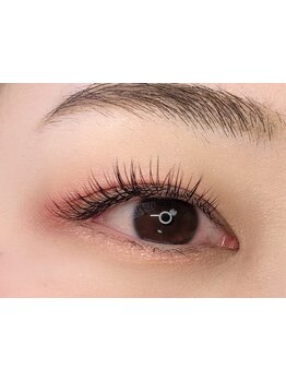 ナチュラル上品な目元にしたい