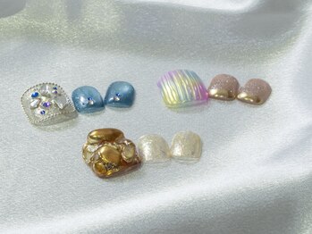 サロン ド ティアラ(Salon de TIARA)の写真/《素足に自信を◎フットネイルで華やかな足元に♪》足元から綺麗にお手入れすることで女子力×気分UP◎