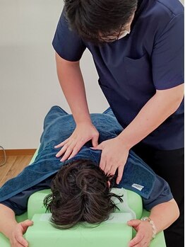 筒井整骨院の写真/体の歪みは筋肉の固さが原因!筋肉や骨盤周りにアプローチし気になる猫背・巻き肩・反り腰など姿勢を改善。