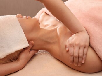 京都フォーエイチ(京都4H)/デトックス効果大☆デコルテケア