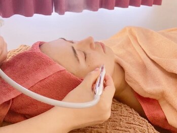 ドットビューティー(.BEAUTY)の写真/シミ・たるみ・毛穴にも！肌質・悩みに合わせて最適ケア♪プロの手でハリツヤあふれるツヤ美肌へ◎