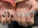 きらきら個性的ネイル