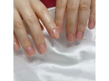 お爪の形を整えるだけで清潔感ある素敵な指先になります。